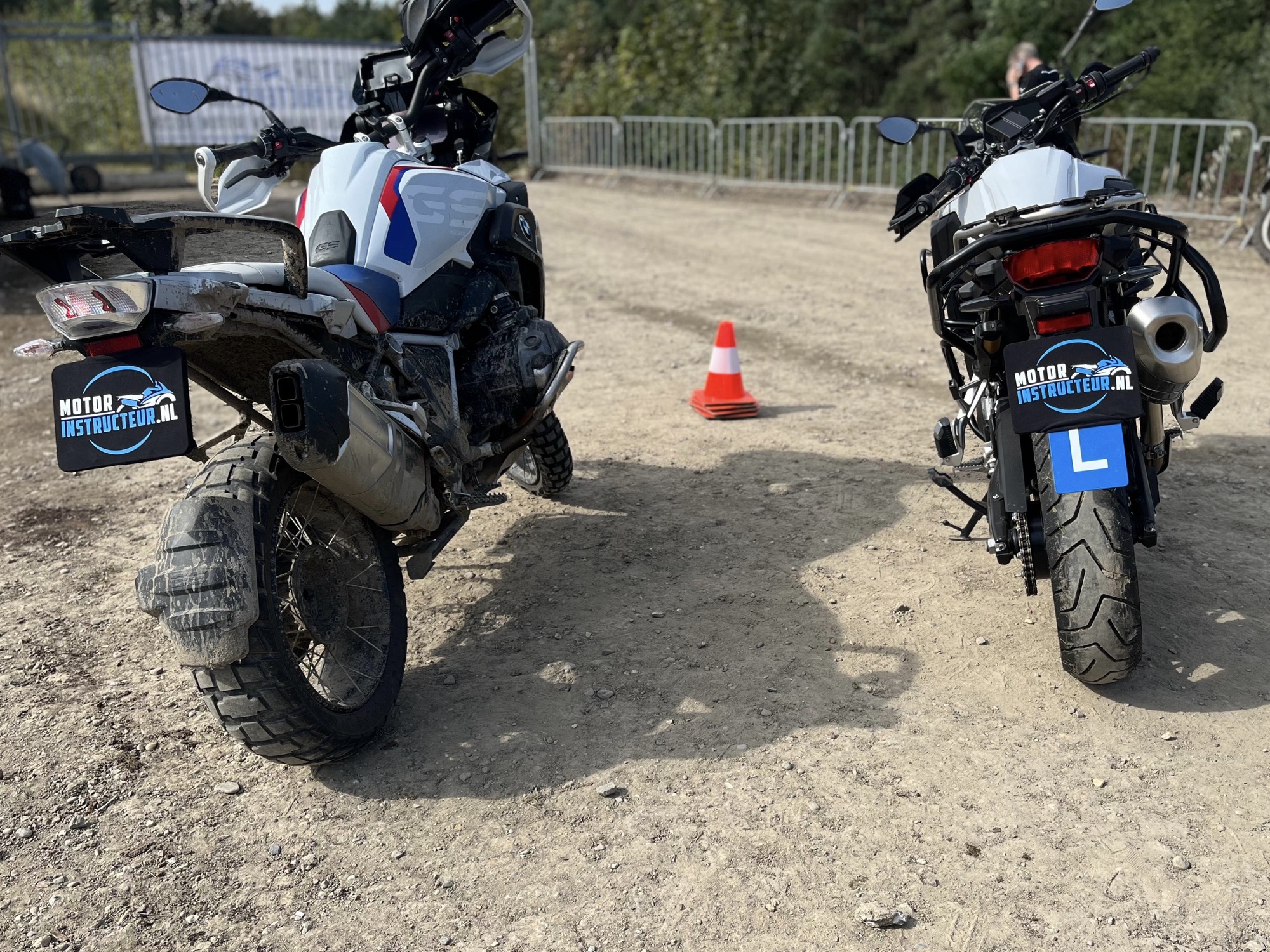 De BMW GS: De Perfecte Lesmotor voor Motorrijschool Motorinstructeur.nl